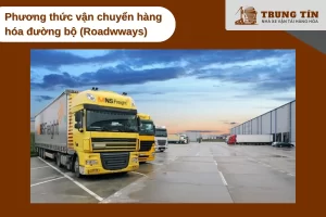 Vận chuyển hàng hóa linh hoạt bằng xe tải và xe máy trên đường bộ.