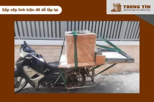 Hàng nặng cần buộc 3 lớp dây tăng đơ để giữ chắc an toàn
