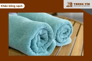 Khăn bông sạch giúp hút ẩm và mùi hôi trong tủ lạnh hiệu quả