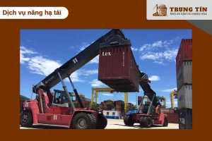 Dịch vụ nâng hạ hàng hóa nặng bằng xe chuyên dụng an toàn hiệu quả