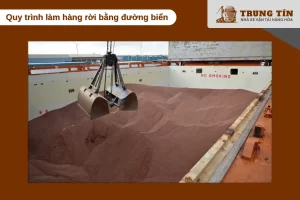 Quy trình xếp dỡ hàng rời bằng đường biển cần đội ngũ chuyên nghiệp và tuân thủ an toàn