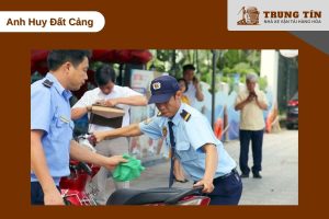 Bến xe Giáp Bát đảm bảo an toàn xe với bảo vệ 24/7 và hệ thống giám sát chặt chẽ