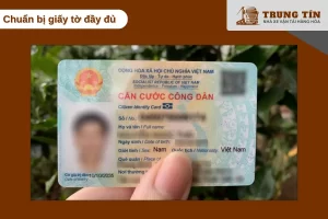 Mang đầy đủ giấy tờ xe và CMND/CCCD khi gửi xe máy tại ga Hà Nội